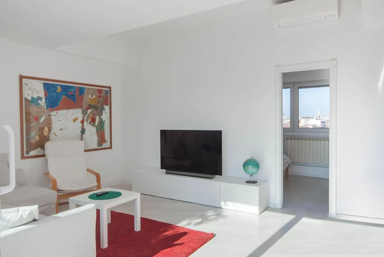 Exclusive Rooftop Apartment With Large Terrace In Solari/Tortona Milan 0*,  Italie