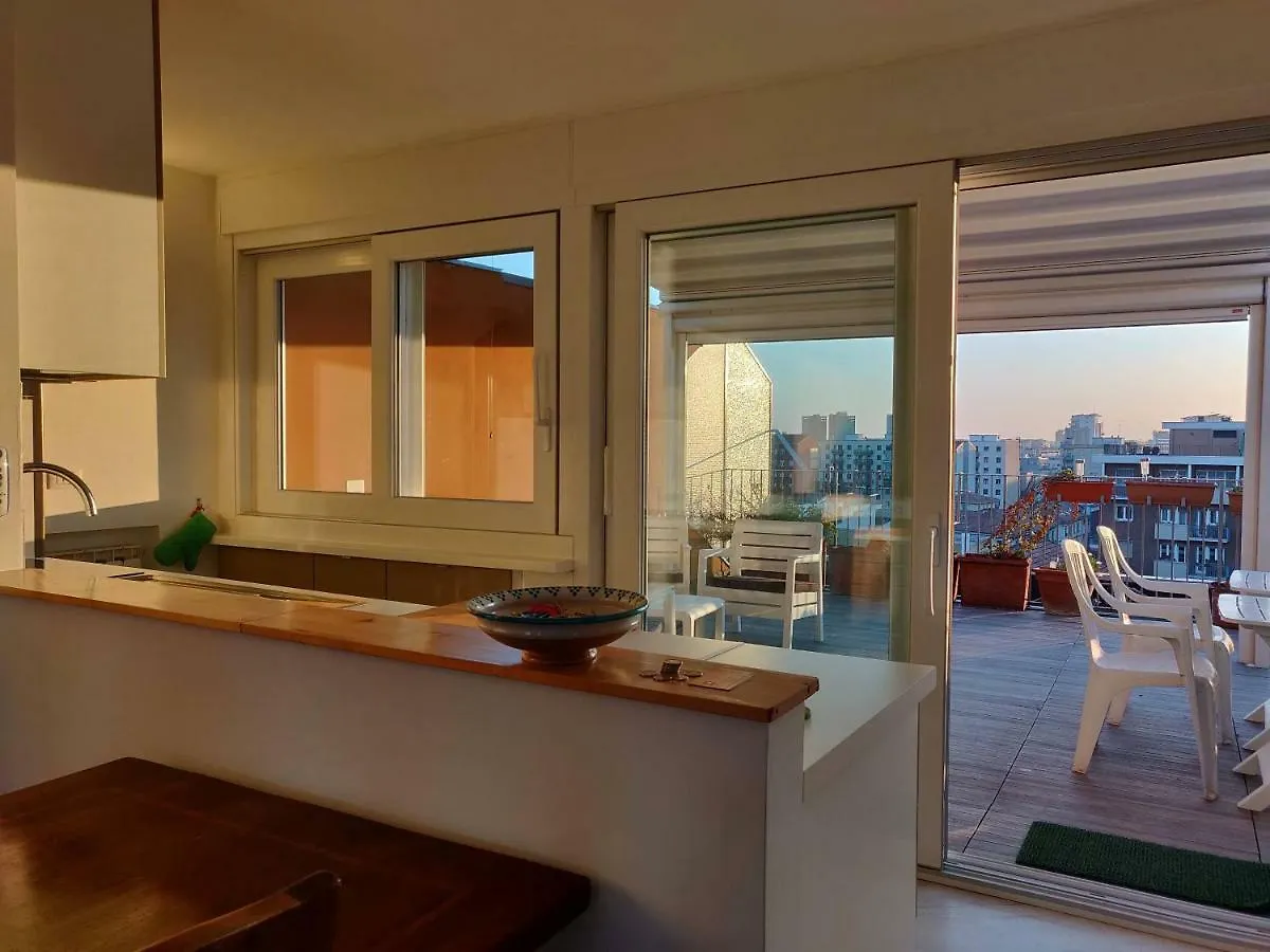Exclusive Rooftop Apartment With Large Terrace In Solari/Tortona Milan Italie